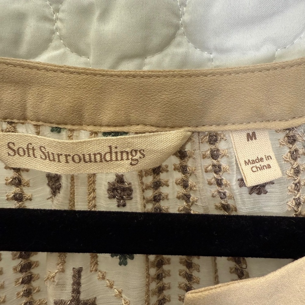 Soft Surroundings Women's Beige Blue Embroidered Long Sleeve Blouse Top - Picture 3 of 10